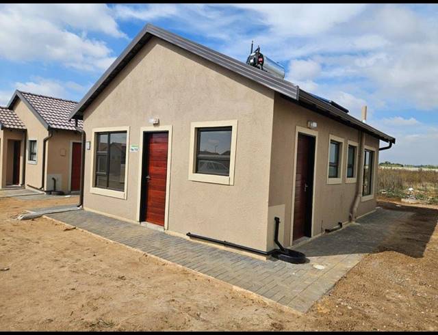 2 BEDROOM HOUSE FOR SALE IN WINDMILL PARK